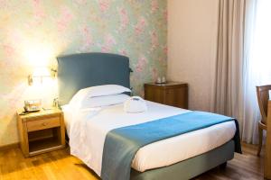 hotel touring