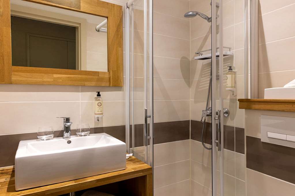 best western le val majour