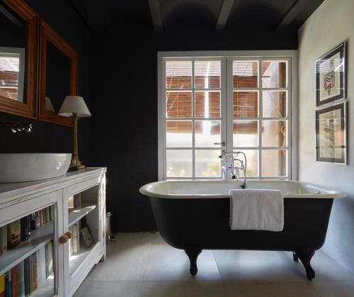 llimona suites