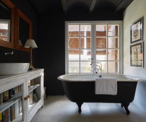 llimona suites