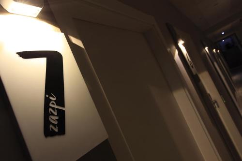 eibarrooms auto check in