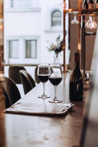 ocho suites and kitchen