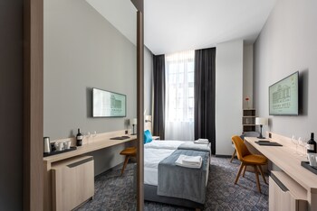 korona hotel wroclaw market square