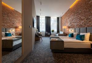 korona hotel wroclaw market square