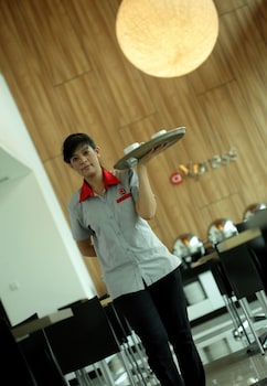amaris hotel tendean