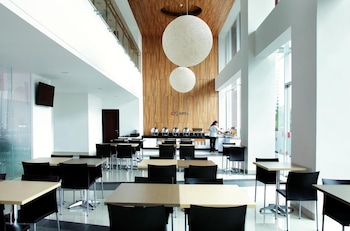 amaris hotel tendean