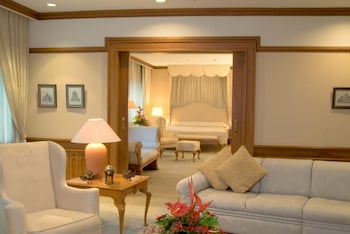 Grand Sahid Jaya,Central Jakarta>>Bekasi,5 star