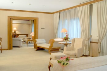 Grand Sahid Jaya,Central Jakarta>>Bekasi,5 star