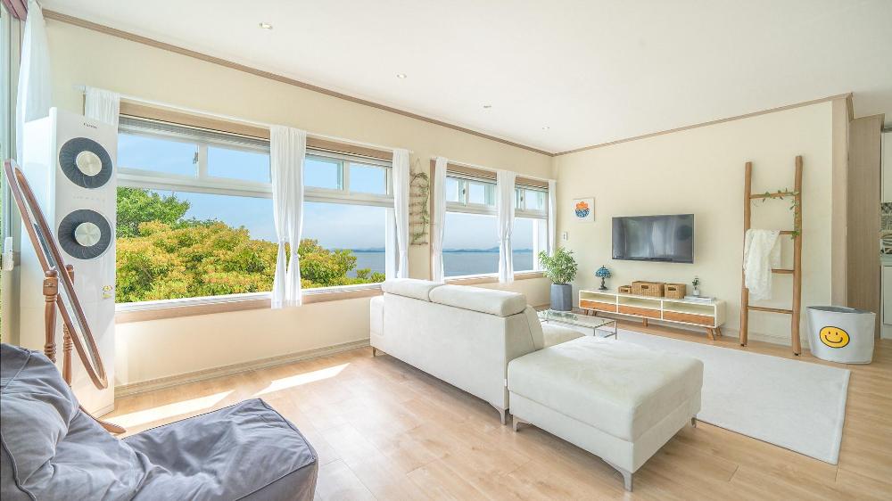 canada sunset village