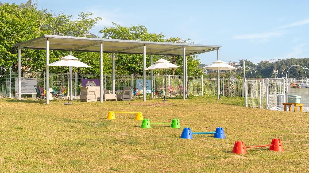 canada sunset village