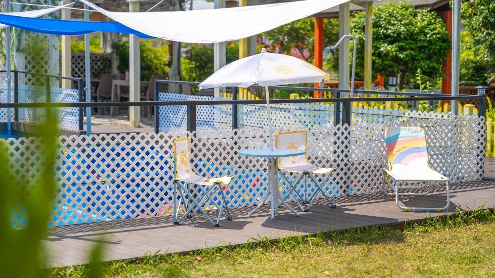 canada sunset village