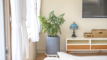 canada sunset village