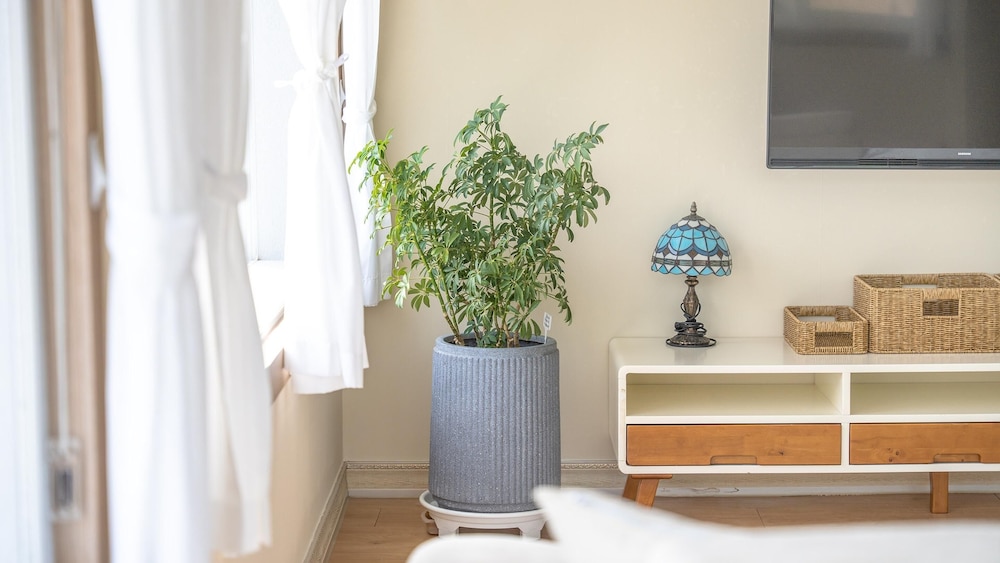 canada sunset village