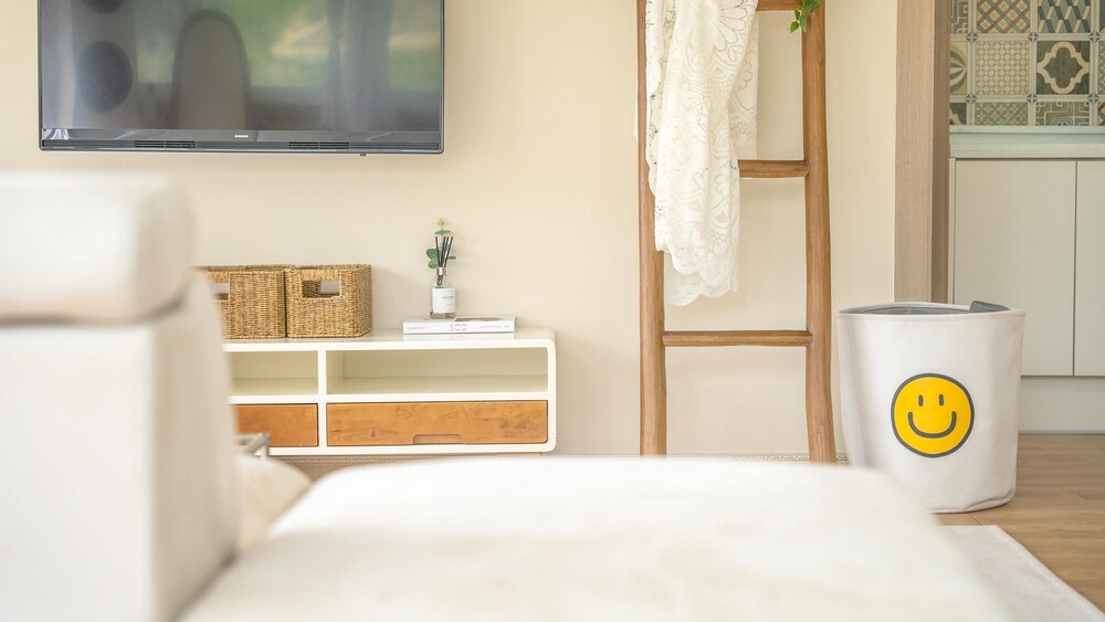 canada sunset village