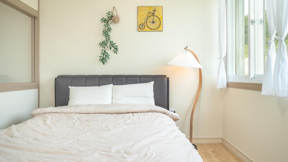 canada sunset village