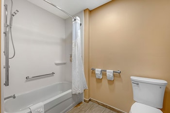 Holiday Inn Express & Suites Indianapolis - East By Ihg,Indianapolis>>Indiana,3 star