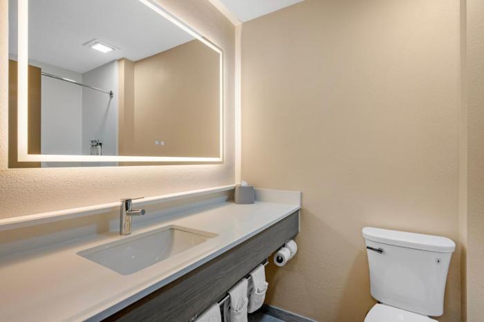 holiday inn express and suites indianapolis east by ihg