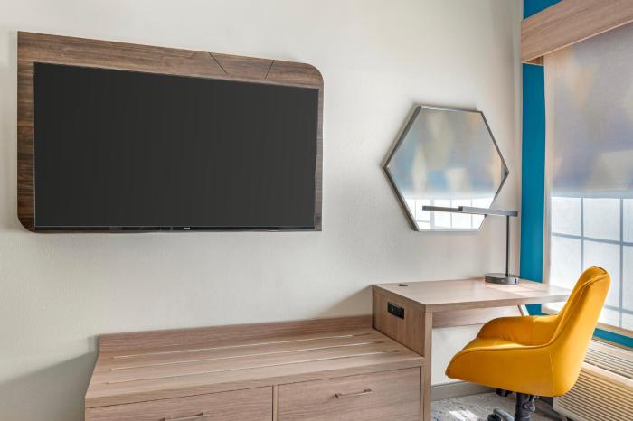 holiday inn express and suites indianapolis east by ihg