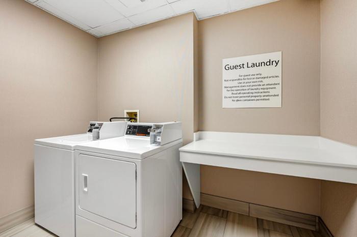 holiday inn express and suites indianapolis east by ihg