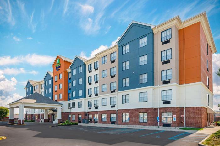 holiday inn express and suites indianapolis east by ihg