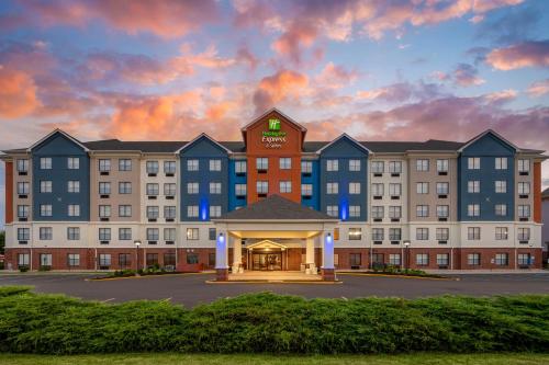 holiday inn express and suites indianapolis east by ihg
