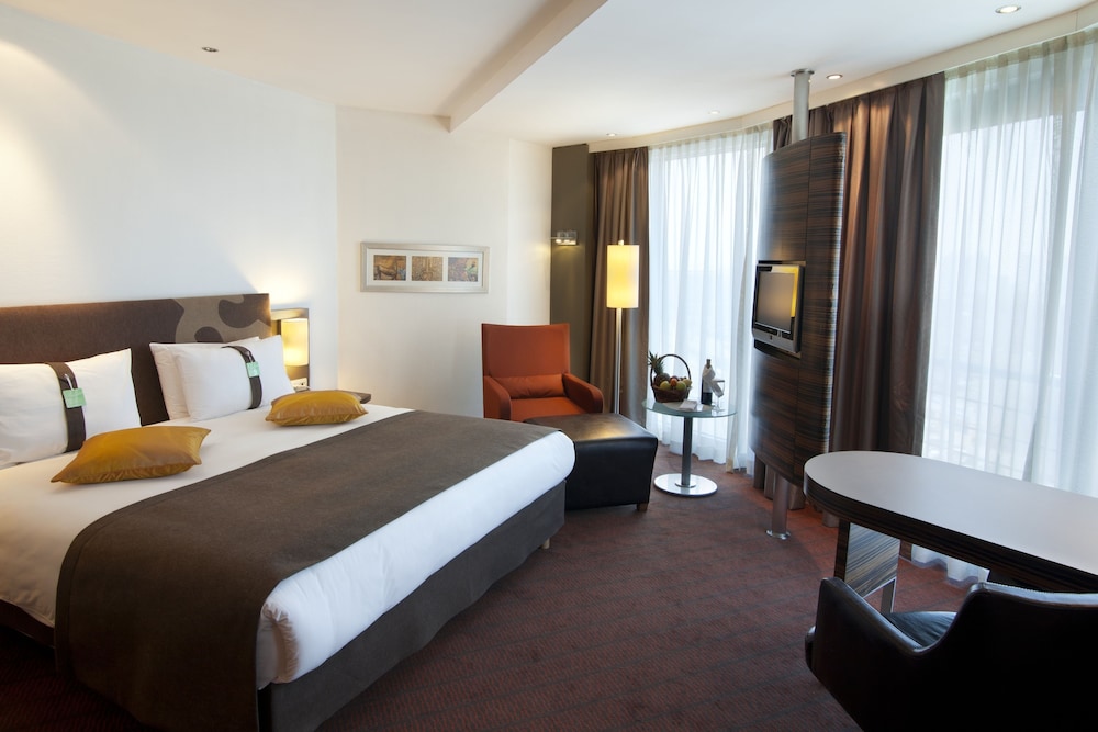 holiday inn almaty by ihg