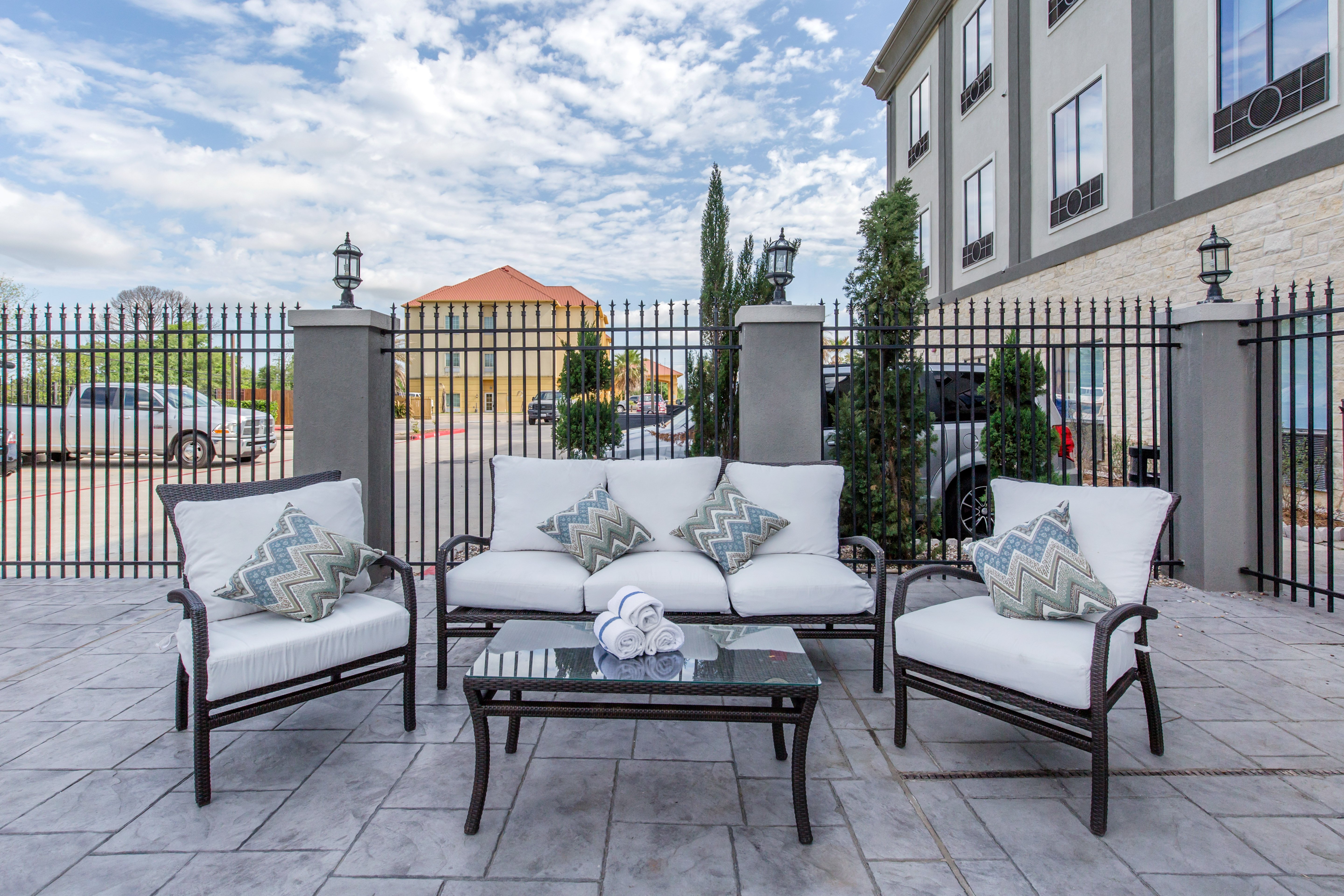 holiday inn express hotel and suites houston alvin by ihg