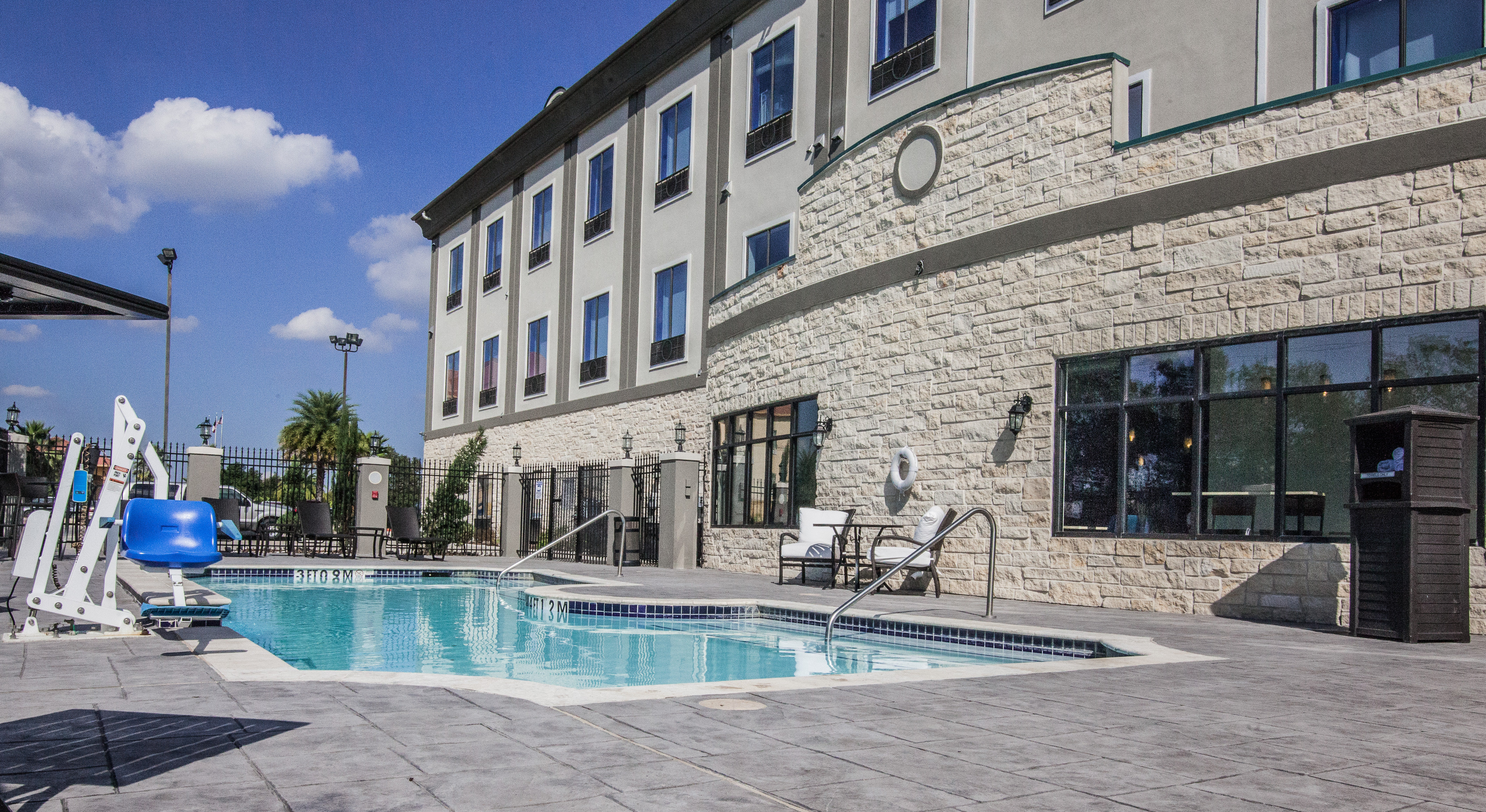 holiday inn express hotel and suites houston alvin by ihg