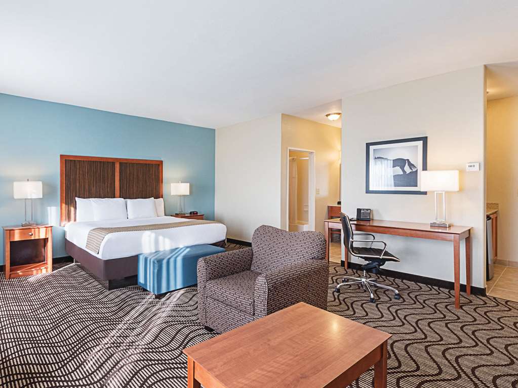 mathis deluxe hospitality