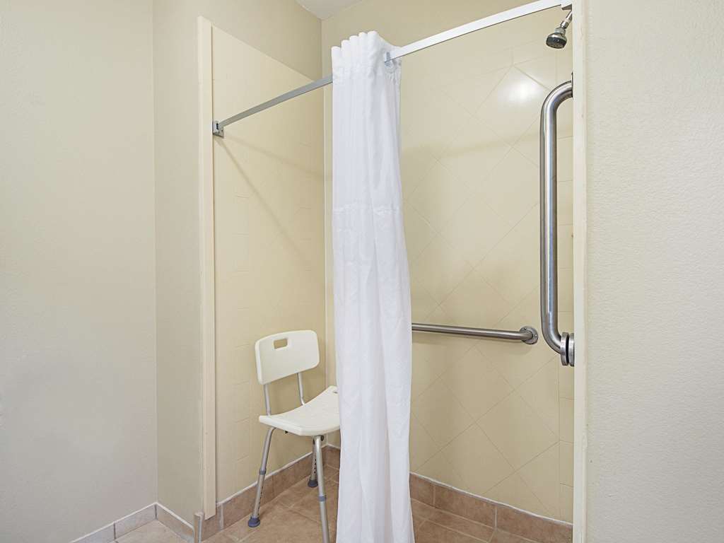 mathis deluxe hospitality