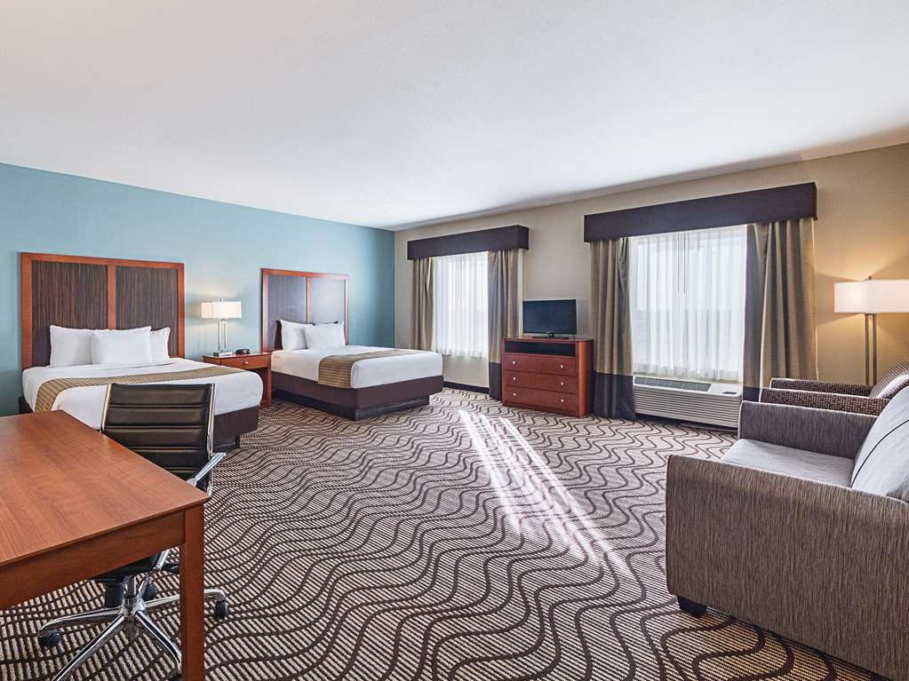 mathis deluxe hospitality