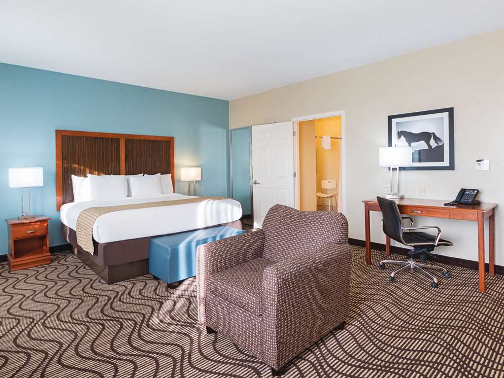 mathis deluxe hospitality