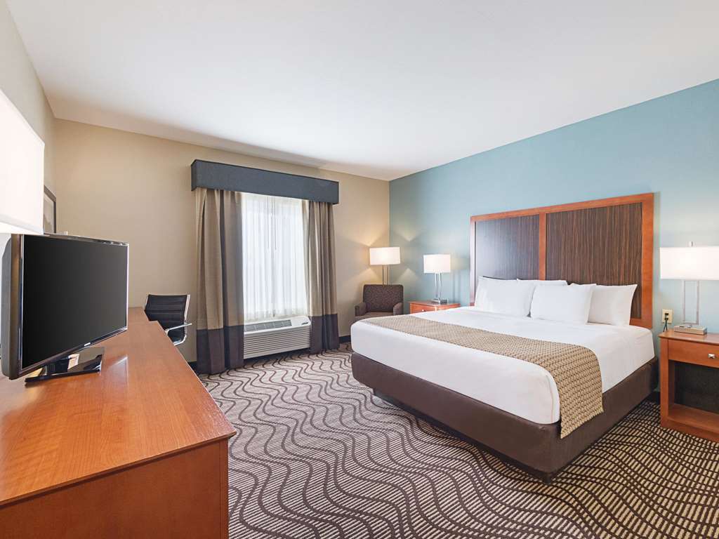 mathis deluxe hospitality