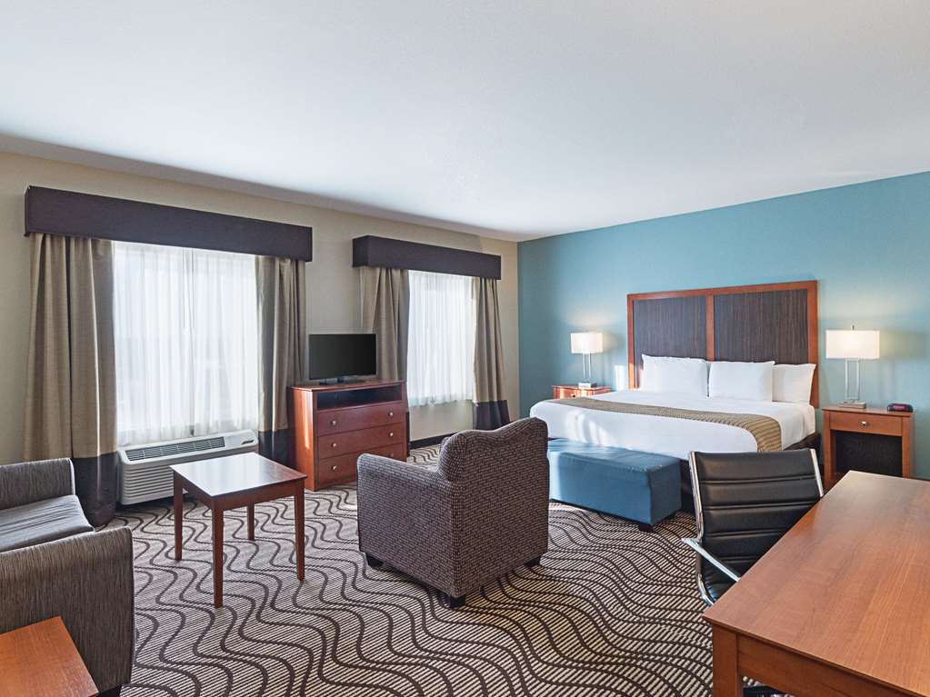 mathis deluxe hospitality