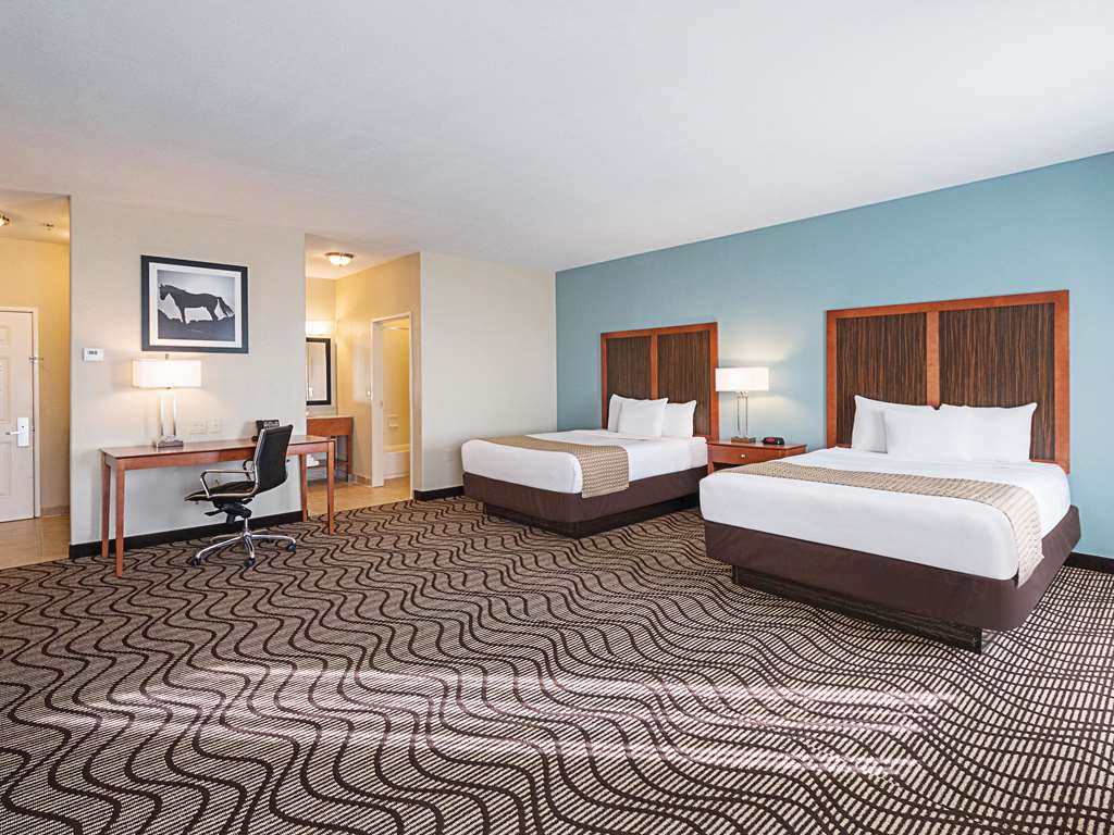mathis deluxe hospitality