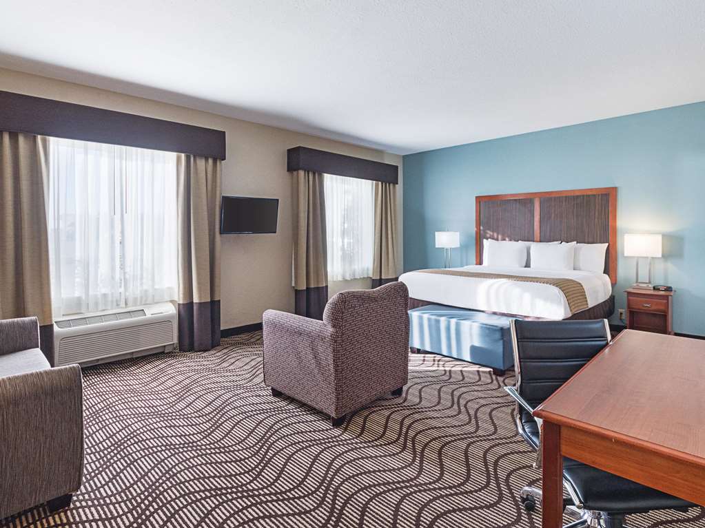 mathis deluxe hospitality