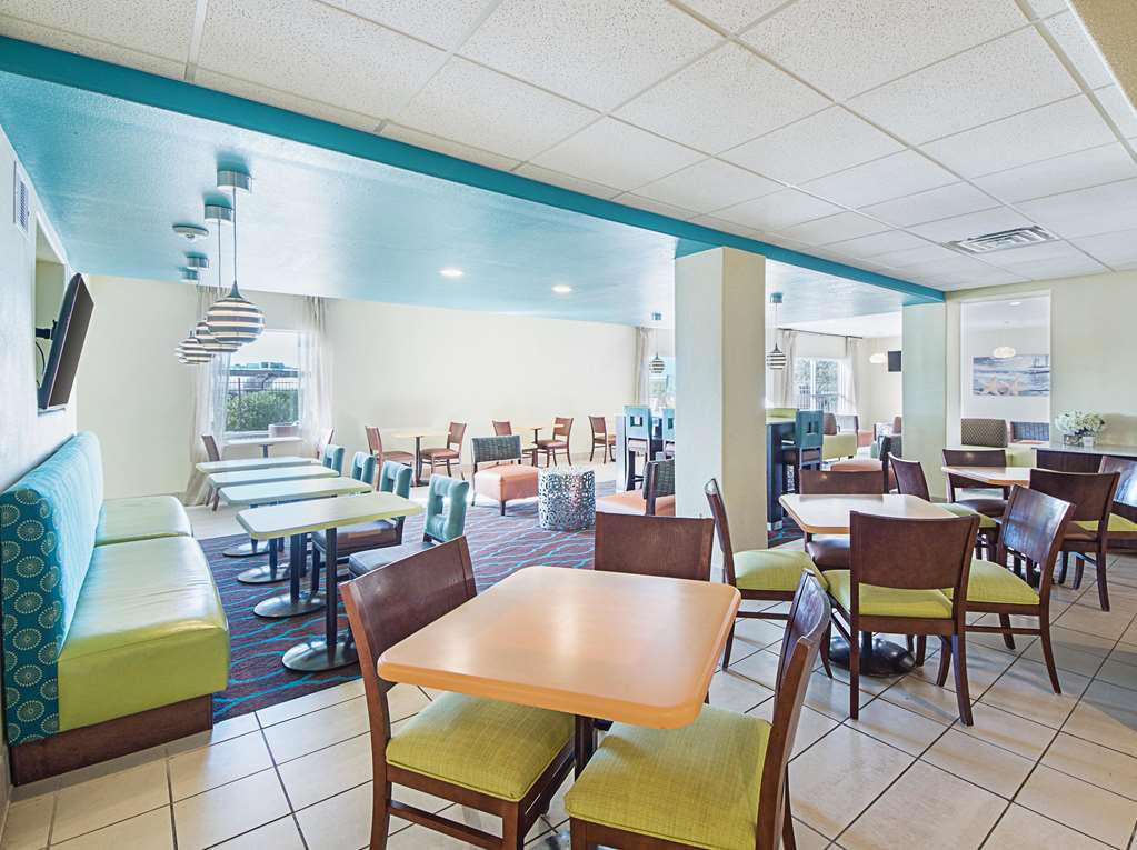 mathis deluxe hospitality