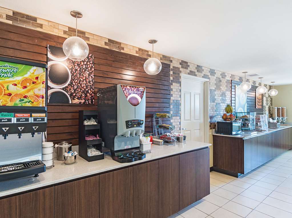mathis deluxe hospitality