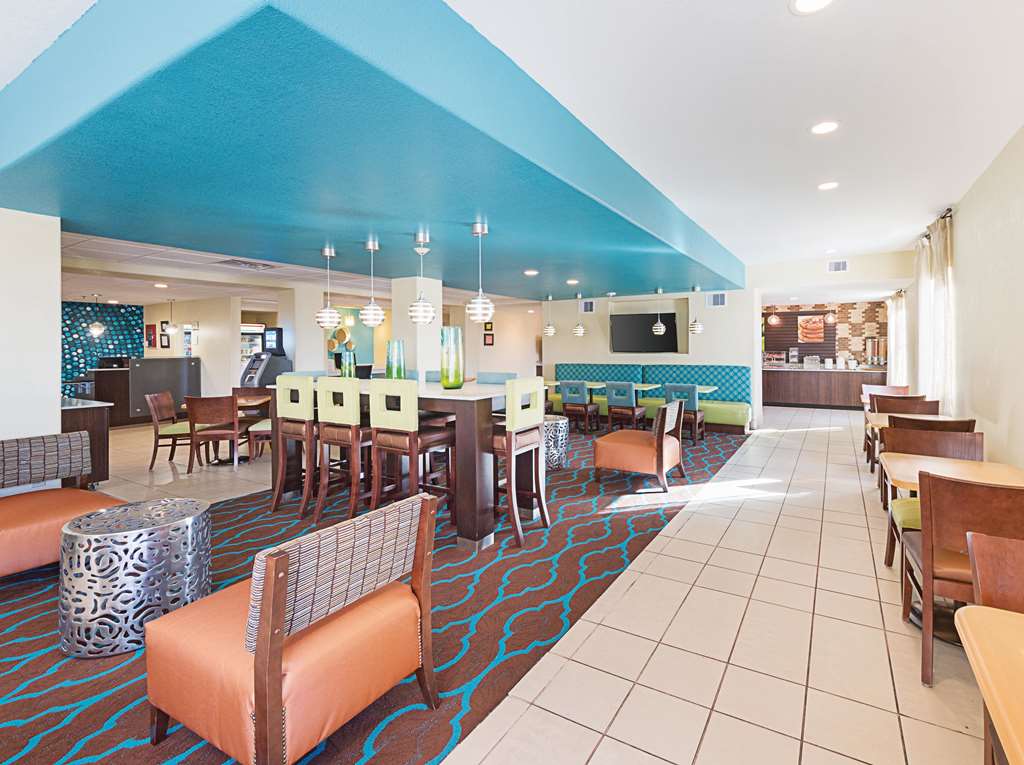 mathis deluxe hospitality