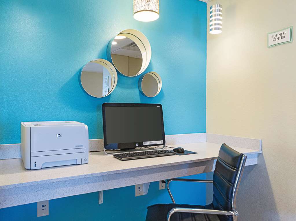 mathis deluxe hospitality