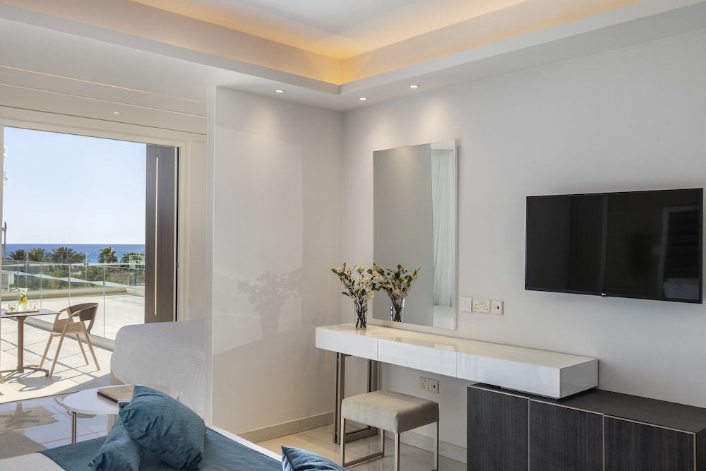 chrysomare beach hotel and resort