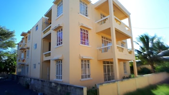 allamanda studios and apartments