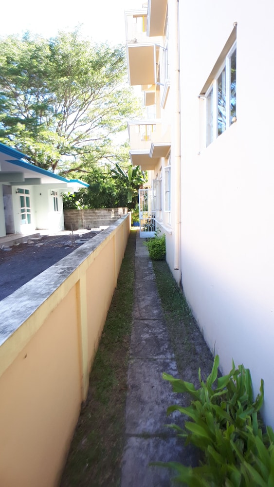 allamanda studios and apartments