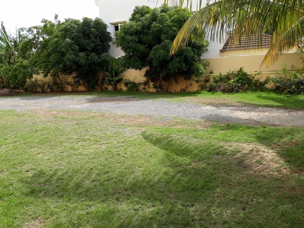 allamanda studios and apartments