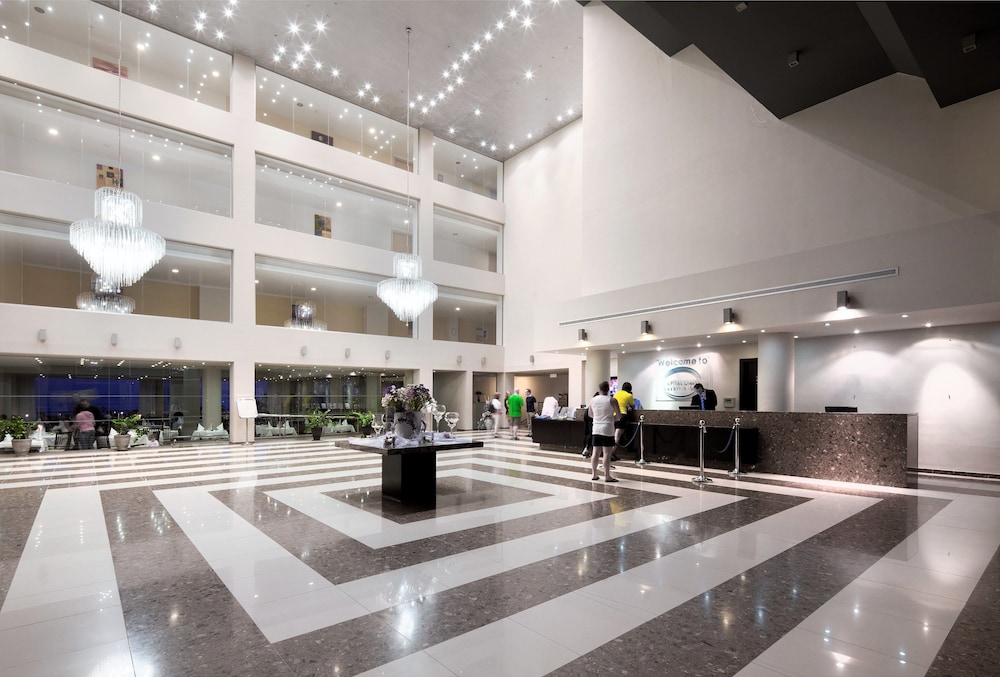 blue lagoon kosher hotel