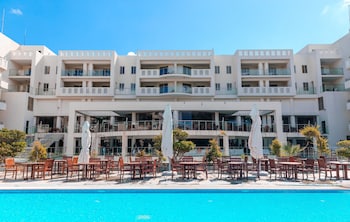 blue lagoon kosher hotel