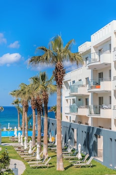 blue lagoon kosher hotel