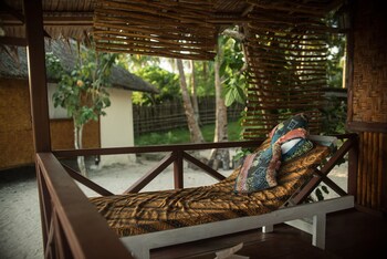 simeulue surflodges