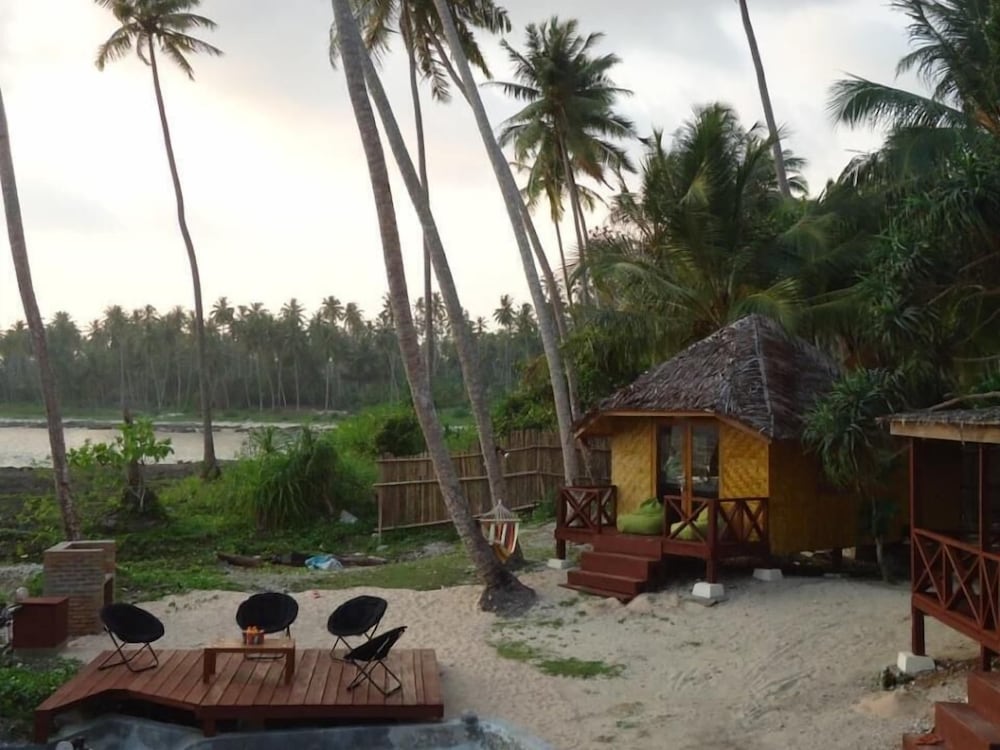 simeulue surflodges