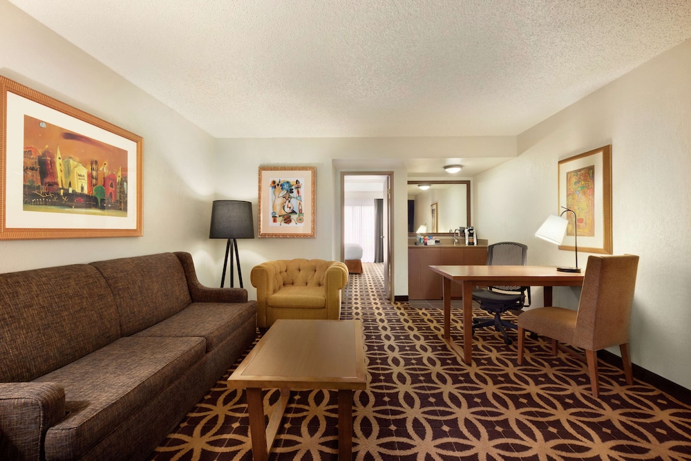 embassy suites by hilton dallas dfw airport south